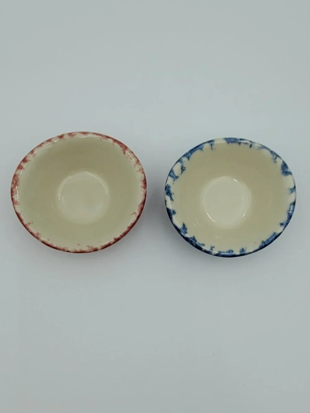 Workshops of Gerald E. Henn Blue Spongeware Rose Spongeware Oval Top Pinch Bowls